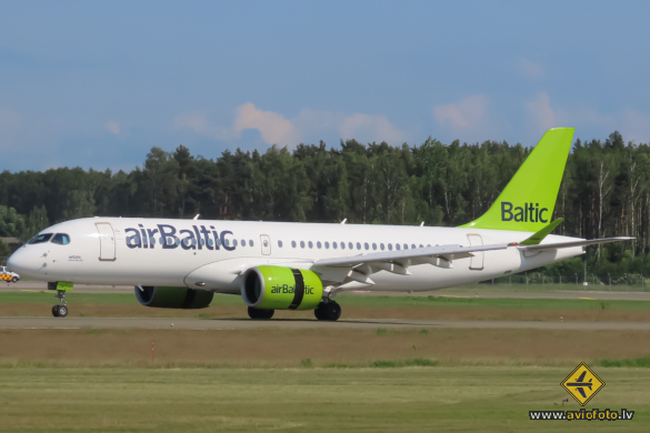 Airbus A220-300